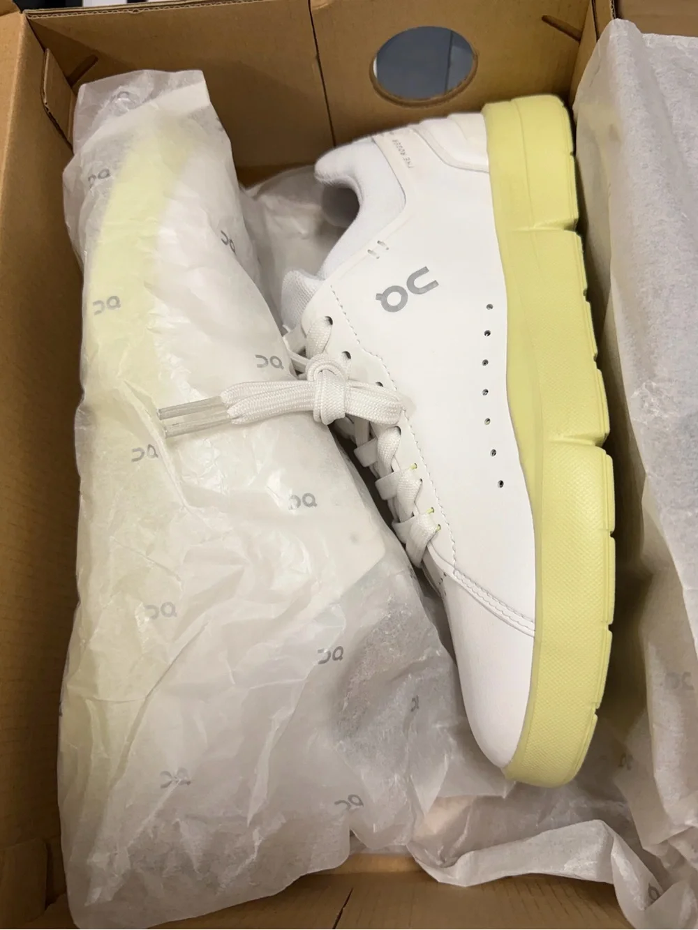 NWT On Cloud Running Women's The ROGER Advantage - White White/Hay, Size: 6.5